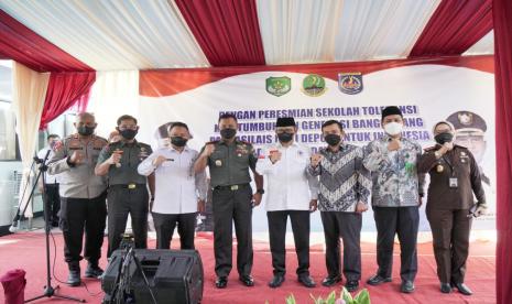 Pencanangan Sekolah Toleransi di SMA Negeri 1 Kota Depok oleh Kepala Dinas Pendidikan Jawa Barat Dedi Supandi, Pangdam Jaya Mayjen TNI Untung Budiharto dan Wali Kota Depok Muhamad Indris. 