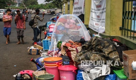 Pencari suaka beraktivitas di tempat penampungan sementara di Kalideres, Jakarta, Jumat (23/8/2019).