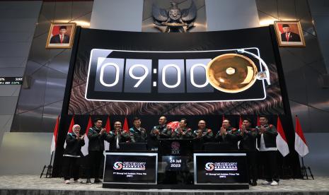 Pencatatan perdana saham PT Sinergi Inti Andalan Prima Tbk (INET), Senin (24/7/2023). 