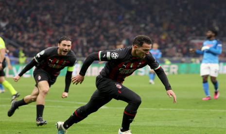 Pencetak gol kemenangan AC Milan atas Napoli, Ismael Bennacer (kanan). 