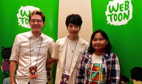 Pencetus Webtoon Kim JunKoo (kiri), Park Taejun (tengah) dan Archie the RedCat (kanan). 