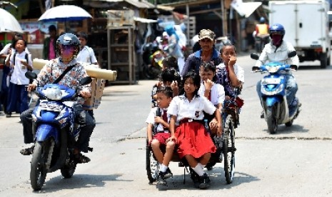 Pendidikan anak menjadi tujuan keuangan utama keluarga Indonesia. Mencapai tujuan tersebut dengan asuransi namun belum jadi prioritas.