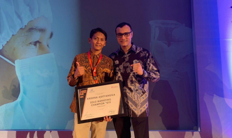 Pendiri & CEO Oorth, Krishna Adityangga, berhasil mendapat penghargaan sebagai “Solo Marketing Champion 2019” dari MarkPlus Inc bidang Cretive Economy pada acara Indonesia Marketeers Festival (IMF) 2019 di The Sunan Hotel Solo, Selasa (9/7).