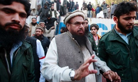 Pendiri Lashkar e Taiba, Hafiz Saeed serukan boikot produk Prancis menyikapi Charlie Hebdo.