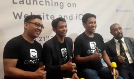 Pendiri Oorth, Krishna Adityangga (kedua kiri)