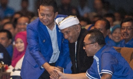 Pendiri PAN Amien Rais bersama Zulkifli Hasan dan Soetrisno Bachir.