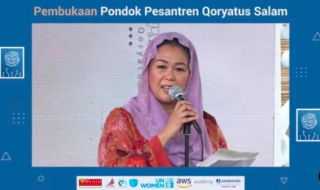 Pendiri Pondok Pesantren Qoryatus Salam, Yenny Wahid sebut keakrabannya dengan Gubernur Ganjar Pranowo karena teman lama.