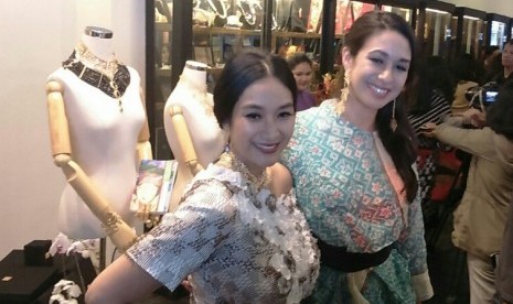 Pendiri Tulola Jewelry, Happy Salma dan Dewi Sri Luce Rusna