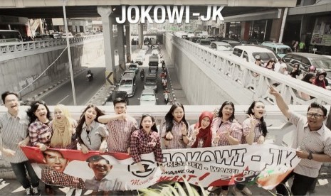 Pendukung Jokowi-JK membuat video klip untuk membantu kampanye pasangan nomor urut 2