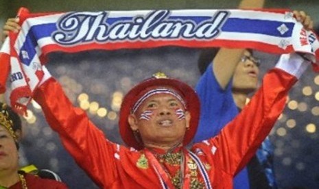 Pendukung tim sepak bola Thailand.