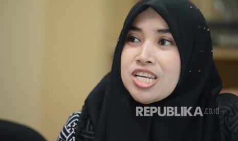 Peneliti Indonesia Bermutu Eka Putri Handayani, memberikan pemaparan saat berdiskusi bersama awak redaksi REPUBLIKA di Kantor REPUBLIKA, Jakarta, Rabu (21/12).