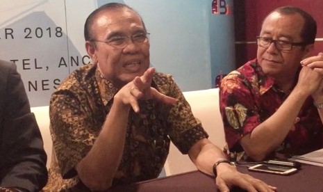 Peneliti Universitas Darma Persada, Prof Kamarudin Abdullah (kedua kanan)