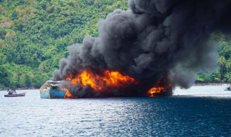 Penenggelaman kapal illegal fishing di Natuna Utara