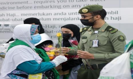 Penerbangan Jamaah Haji Rute Makkah Pertama dari Indonesia Tiba di Madinah