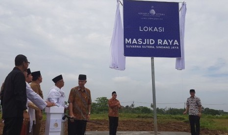 Penetapan lokasi Masjid Suvarna Sutera di Kabupaten Tangerang, Senin (9/4). 