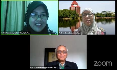 Pengabdian Masyarakat Multidisplin 2020 Fakultas Farmasi Universitas Indonesia kembali menggelar webinar series ke-5 dengan Tinjauan Imunitas terhadap Virus Penyebab COVID 19 dan Herd Immunity. Webinar series ke-5 ini dilaksanakan pada Sabtu (21/11) dan sekaligus mengakhiri rangkaian dari program Sehat Lawan COVID-19 Tim Pengmas FFUI.