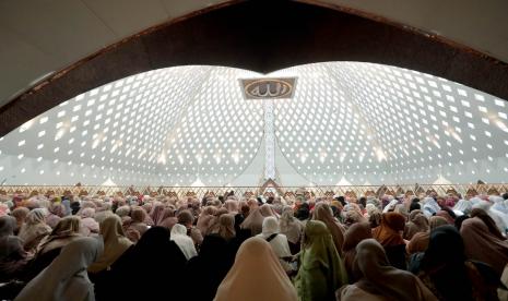 Pengajian Majelis Taklim Pakuan Juara (Insan Kamil), Masjid Al Jabbar, Gedebage Kota Bandung Ahad 15 Januari 2023.  