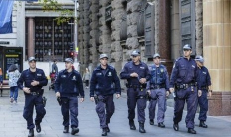 Pengamanan polisi Australia di Hari Anzac sangat jelas terlihat ditingkatkan, kata Komisioner Andrew Scipione.