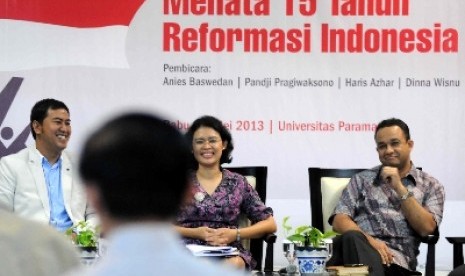 Pengamat politik dan sosial Universitas Paramadina, Dinna Wisnu (tengah).