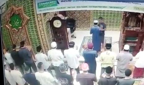 Ini Perkataan Pelaku Sebelum Tampar Imam Masjid Pekanbaru Republika Online