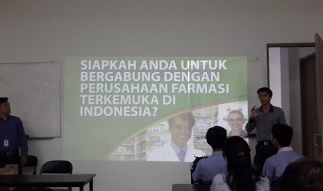 Pengenalan profil PT Pharos Indonesia pada kegiatan Campus Recruitment yang diadakan di Kampus AMIK  BSI  Bekasi.