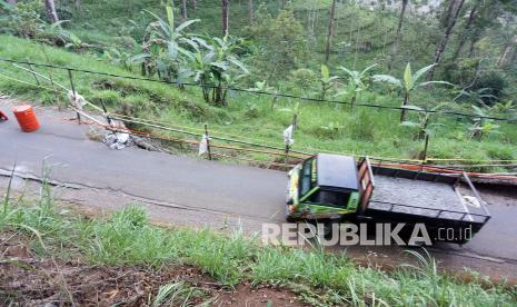 Ilustrasi jalan lintas Sumatra. Menteri Pekerjaan Umum dan Perumahan Rakyat (PUPR) Basuki Hadimuljono mengatakan proyek preservasi jalan lintas timur Riau (Jalintim Riau) merupakan bagian dari pemanfaatan infrastruktur yang sudah ada.