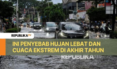 Pengendara menerobos genangan air di Jalan Kemang Raya, Jakarta Selatan, Selasa (5/11/2024). Genangan air yang membanjiri kawasan tersebut disebabkan oleh luapan Kali Krukut dan saluran drainase yang tersumbat sampah saat hujan lebat disertai angin pada sore hari ini di beberapa titik di Jakarta, salah satunya di kawasan Kemang Raya.  Sementara,  Badan Meteorologi Klimatologi dan Geofisika (BMkG) memprediksi hujan merata di berbagai wilayah di Indonesia selama sepekan kedepan.