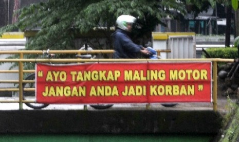 IHGMA DIY Siap Sambut Lonjakan Wisatawan di Libur Lebaran 2023 YOGYAKARTA -- Indonesian Hotel General Manager Association (IHGMA) DIY mengaku siap menyambut lonjakan wisatawan di libur Lebaran 2023 nanti. Pasalnya, DIY diperkirakan akan kedatangan hampir enam juta orang saat libur Lebaran. Ketua IHGMA DPD DIY, Herryadi Baiin mengatakan, pihaknya siap berperan aktif dalam membangun sumber daya manusia (SDM) dalam mengembangkan industri pariwisata di DIY. Industri perhotelan, katanya, menjadi salah satu gatekeeper penting dalam menyambut wisatawan yang datang ke DIY. 