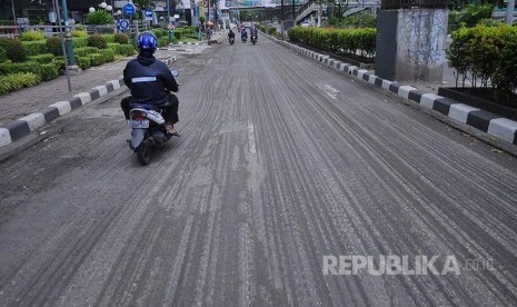 Pengendara sepeda motor.