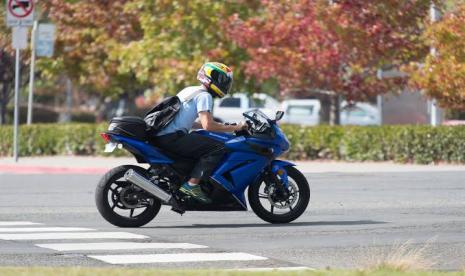 Selain mengintai kendaraan roda empat atau lebih, kebakaran juga jadi kejadian yang juga menghantui pengendara sepeda motor.