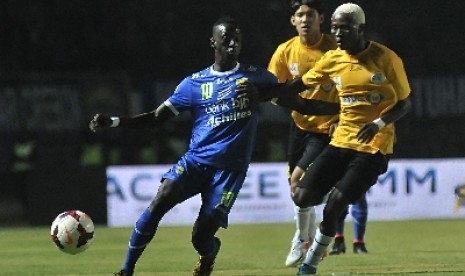 Penggawa Persib Bandung, Makan Konate (10).