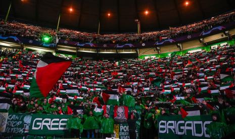 Penggemar Celtic tunjukkan dukungan bagi rakyat Palestina di Celtic Park