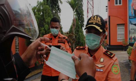 Penggunaan masker (ilustrasi)