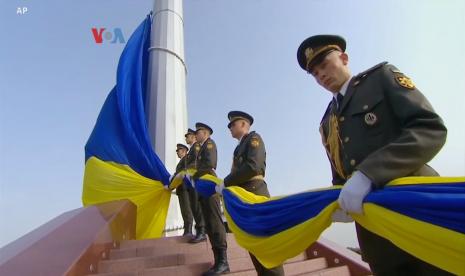 Pengibaran Bendera  Ukraina