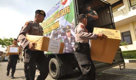 Pengiriman bantuan dari Polres Semarang dan Kodim 0714/ Salatiga ke Lombok.