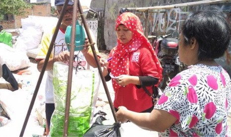 Pengolahan sampah mandiri CSR SCBD dan Artha Graha Mandiri.