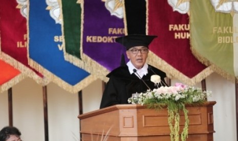 Pengukuhan Guru Besar Taksonomi Tumbuhan UGM, Prof Purnomo, di Balai  Senat UGM, Selasa (19/3).