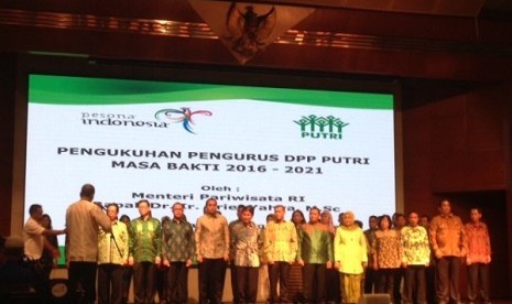 Pengukuhan Perhimpunan Usaha Taman Rekreasi Indonesia oleh Menteri Pariwisata Arief Yahya di Gedung Sapta Pesona, Kamis (30/6).