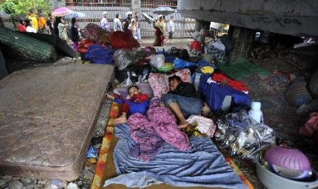 pengungsi di jembatan kalibata