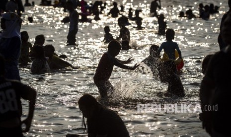 Taman Impian Jaya Ancol mampu bangkit setelah mengalami penurunan jumlah pengunjung pasca-tsunami di wilayah Banten. 