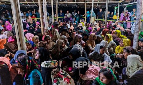 UNHCR menyebut pengungsi Rohingya meninggal di Laut Andaman. Pengunsi Rohingya beristirahat setelah kapal yang membawa mereka mendarat di Lhokseumawe, provinsi Aceh, Senin (7/9/2020). 