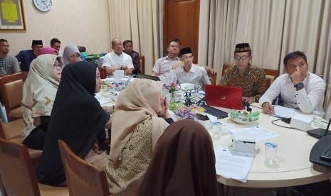 Pengurus Besar Forum Komunikasi Alumni Petugas Haji Indonesia (PB FKAPHI) melakukan rapat persiapan lomba dakwah haji dan cerdas tangkas haji umrah. Rapat yang digelar bersama Sekolah Tinggi Agama Islam (STAI) Darunnajah Jakarta Selatan, Sabtu (8/2).