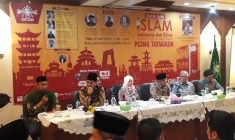 Pengurus Cabang Istimewa Nahdlatul Ulama (PCINU) Tiongkok menggelar bedah buku Islam Indonesia dan China: Pergumulan Santri Indonesia di Tiongkok di Gedung PBNU, Jakarta Pusat, Rabu (17/7). 