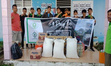 Pengurus Daerah (PD) Pemuda Hidayatullah Tolitoli, Sulawesi Tengah, bekerja sama SAR Hidayatullah dan Pemuda Kampung Hijrah menyalurkan bantuan logistik untuk warga penyintas banjir Galumpang dan Lingadan, Kamis  (31/3).