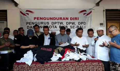 Pengurus DPD, DPW, DPC, kader, dan anggota PKS se-Bali mengundurkan diri dari keanggotaan partai. Pernyataan sikap ini respons atas kesewenangan dan sikap otoriter DPP PKS pusat yang tidak lagi sejalan dengan nilai-nilai musyawarah kepartaian. 