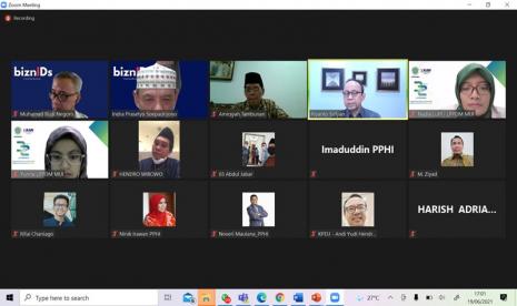 Pengurus MUI mengadakan silaturahim online dengan pengurus PPHI dalam rangka membangkitkan pariwisata halal di Indonesia.