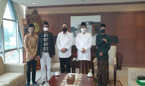 Pengurus Pondok Pesantren Motivasi Indonesia melakukan audiensi dengan Menteri Agama Yaqut Cholil Qoumas, di Kantor Kemenag, Jakarta, Senin  (8/2).