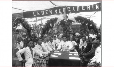 Pengurus Sarekat Islam cabang Kaliwungu, Kendal, Jawa Tengah, tahun 1921