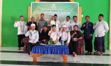 Pengurus Wilayah (PW) Pemuda Hidayatullah Papua menggelar seminar jurnalistik untuk guru.