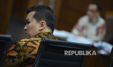 Pengusaha, Andi Agustinus atau Andi Narogong memberikan keterangan saat menjadi saksi dalam sidang lanjutan dengan terdakwa dugaan kasus korupsi KTP Elektronik, Irman dan Sugiharto di Pengadilan Tipikor, Senin (29/5).